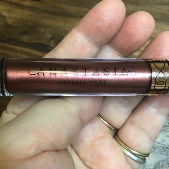 Brand new from vault Anastasia Beverly hill lipstick in chrome rose gold - Picture 9 of 10